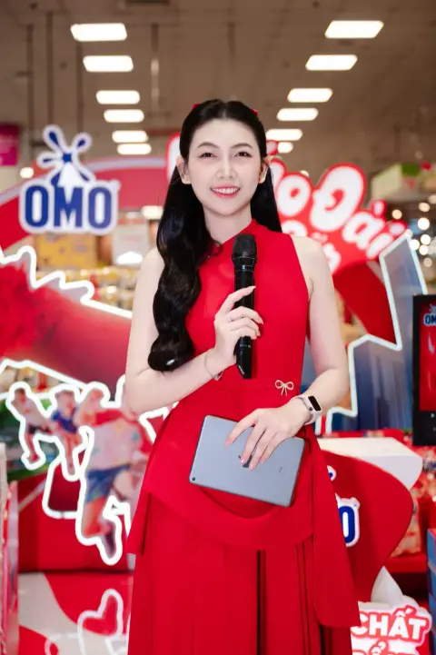 OMO — Pháo Đài Lấm Bẩn · Ca sĩ Đoan Trang & Bé Sol — ảnh 1/15