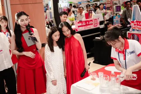 OMO — Pháo Đài Lấm Bẩn · Ca sĩ Đoan Trang & Bé Sol — ảnh 13/15