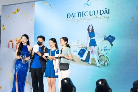 PNJ — Ca sĩ Anh Tú — ảnh 10/53