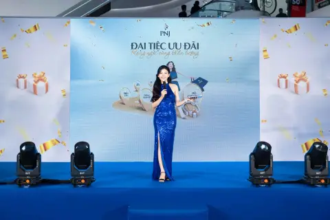 PNJ — Đại Tiệc Ưu Đãi · Ca sĩ Anh Tú — ảnh 14/53