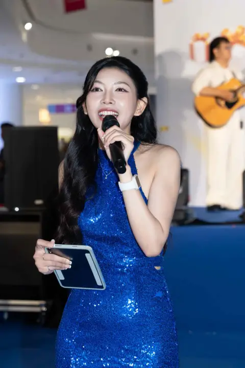 PNJ — Đại Tiệc Ưu Đãi · Ca sĩ Anh Tú — ảnh 21/53