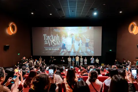 Cinetour — Tay Anh Giữ Một Vì Sao — ảnh 13/22