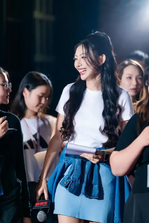 Premiere — Tàu Buôn Người — ảnh 10/44