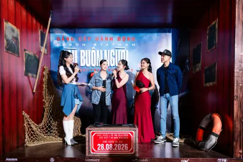 Premiere — Tàu Buôn Người — ảnh 40/44